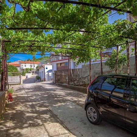 Apartment In Vrbnik/Island Krk 35825 Экстерьер фото